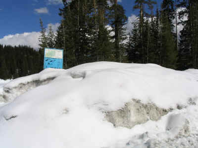 trailhead5805.jpg (95513 bytes)